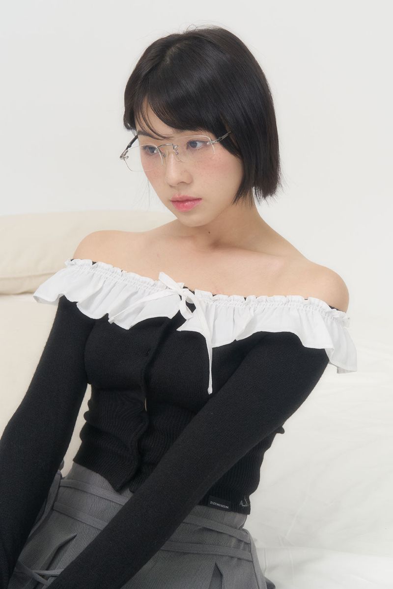 FRILL CROP CARDIGAN (BLACK)
