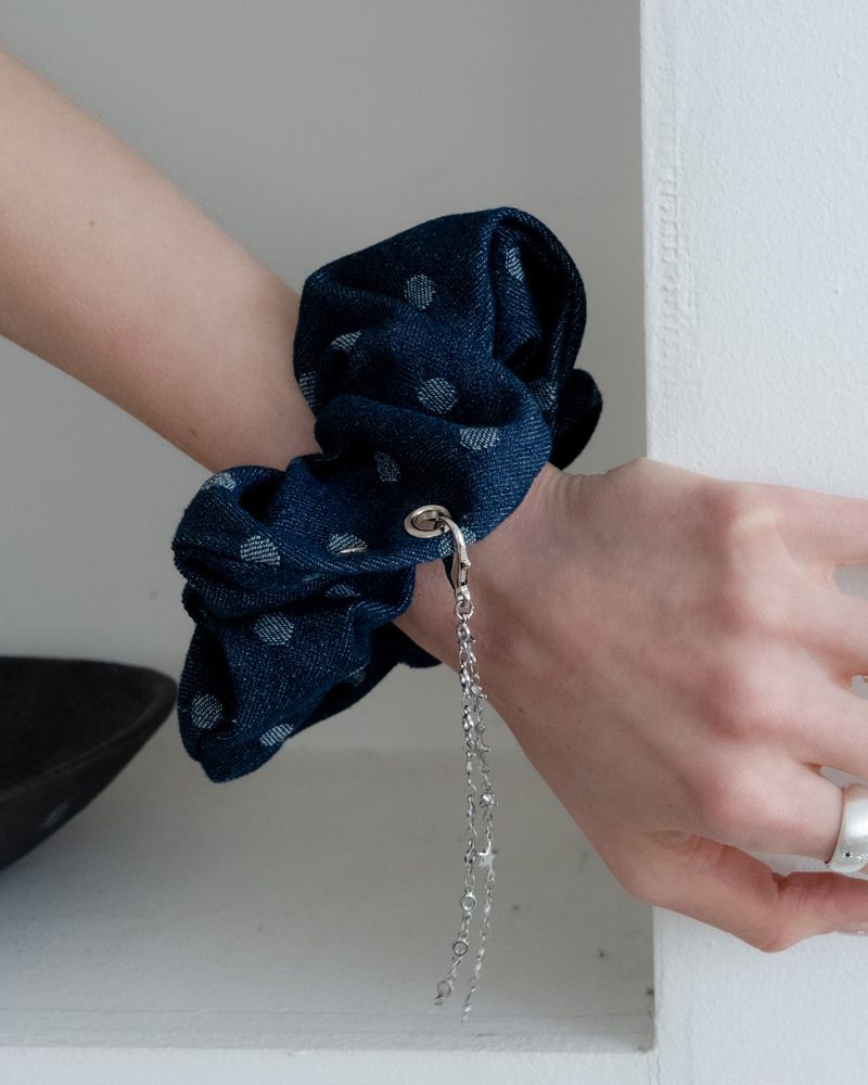 DENIM DOT SCRUNCHIE