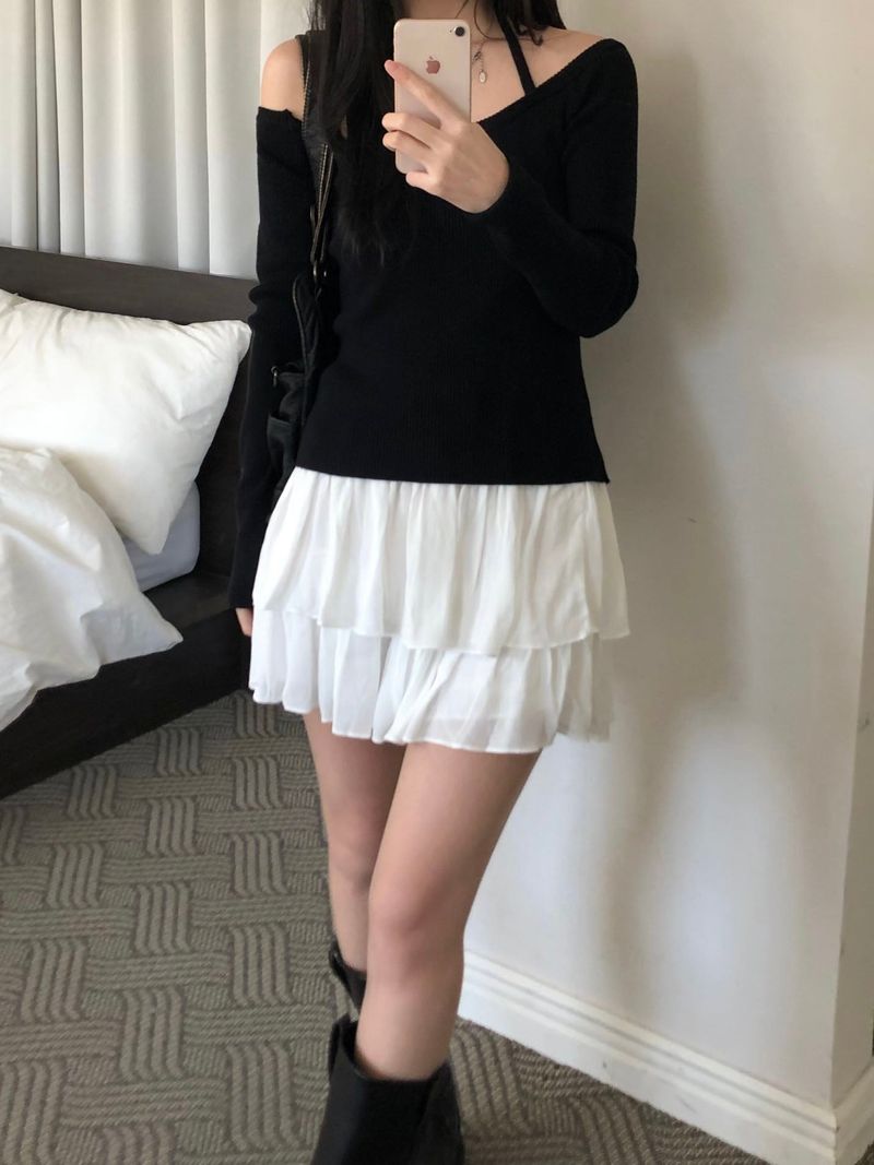 Halter Off-Shoulder Knitwear (2 colors)