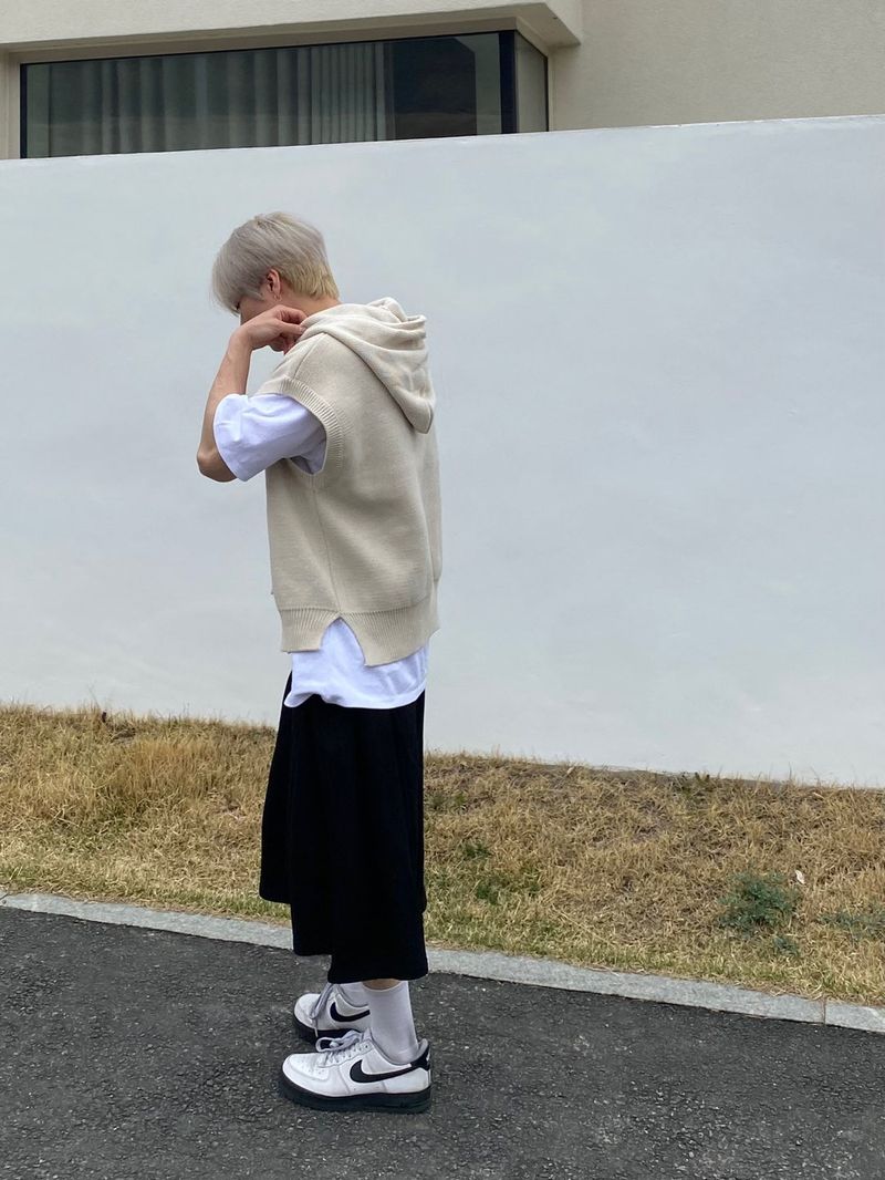 Two Way Over Hooded Knit Vest 3C