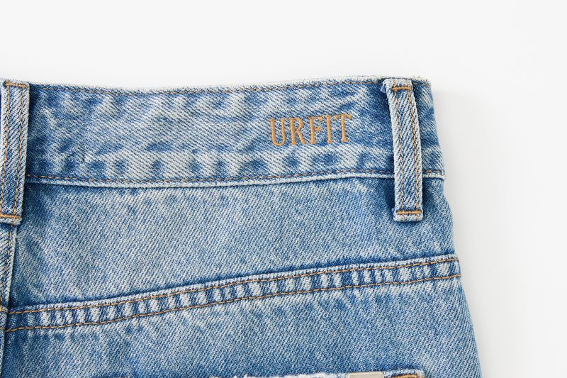 MID-WAISTLINE FLARE DENIM code 26209