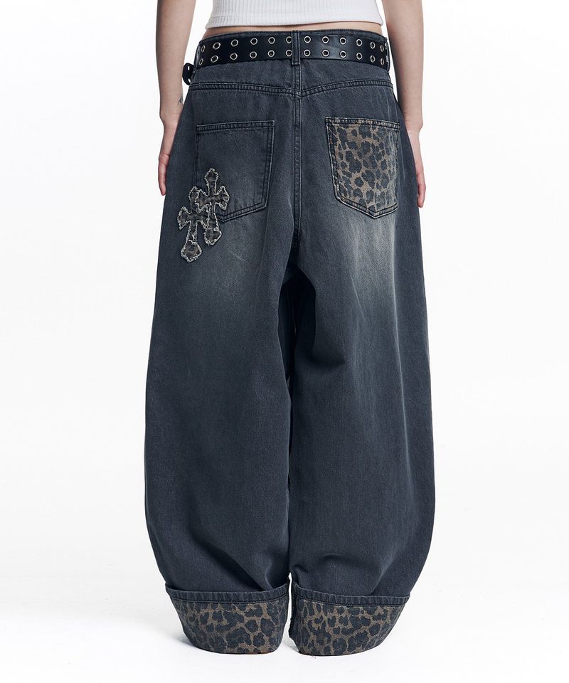 EASY NO EASY（イージーノーイージー）の「Leopard Cross Patch Roll-Up Denim Pants - Black（Pants）」