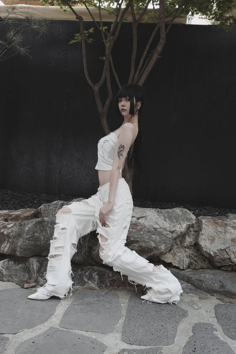 inner flow drawing top (white)