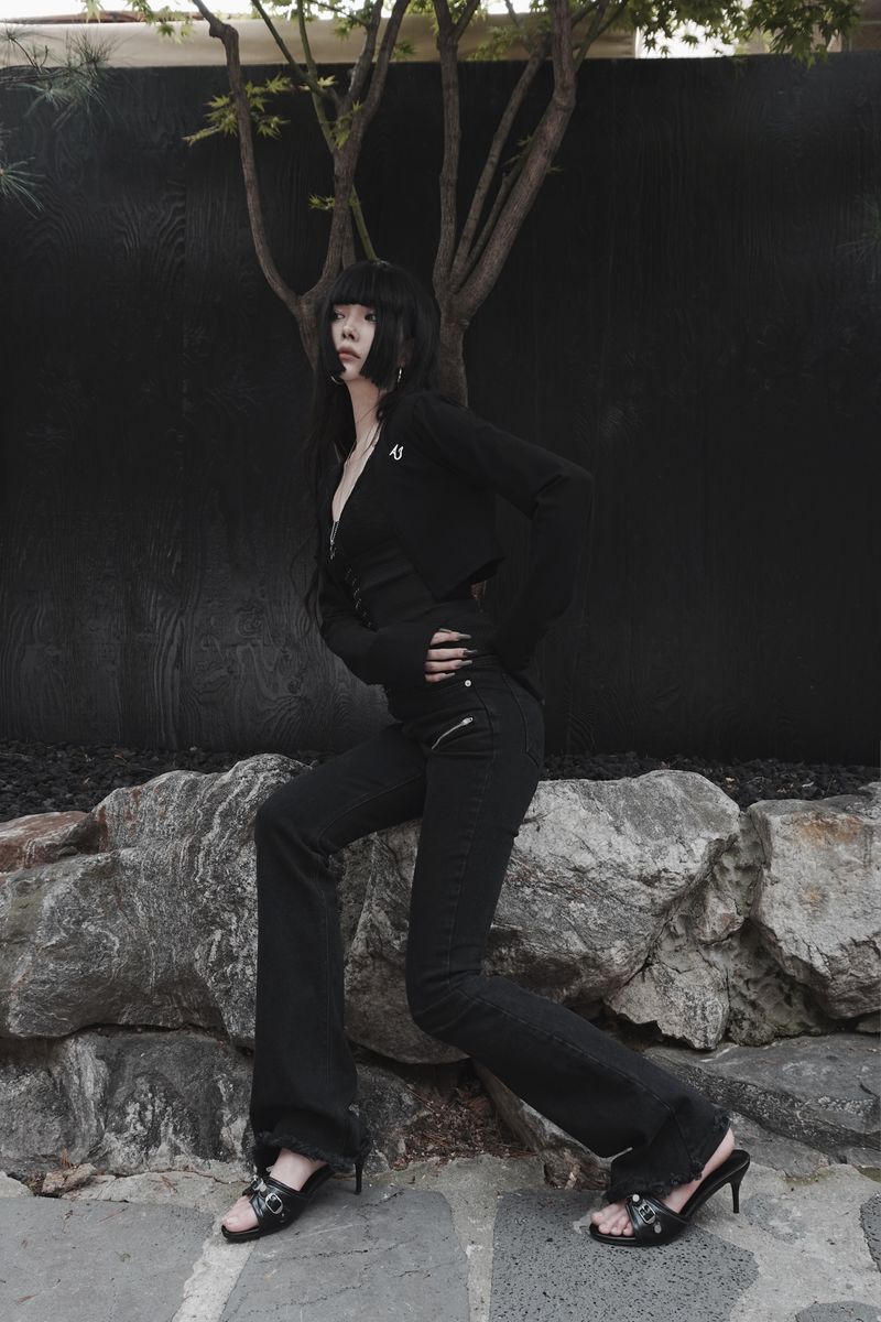 minimal seal cropped bolero