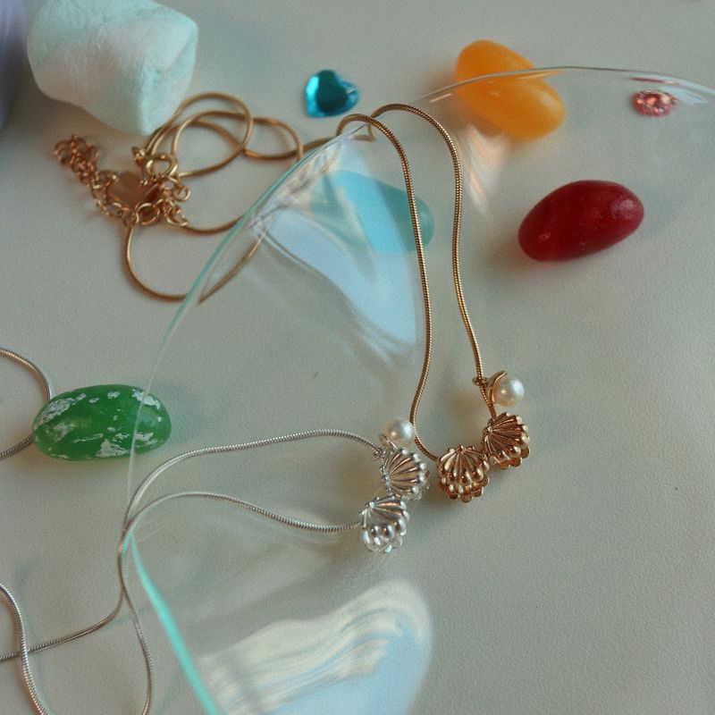 Ivorybubble（アイボリーバブル）の「【MADE】 タイニーシェルネックレス（アクセサリー）」