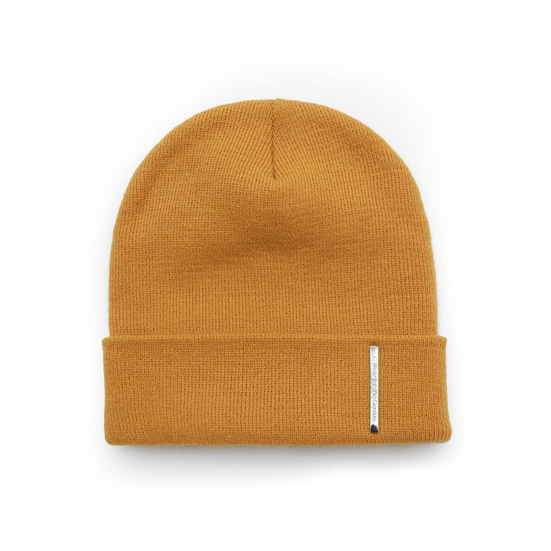 C Wear by the Genius(シーウェア バイザジーニアス)の「METAL LABEL KNIT BEANIE MUSTARD(Hats)」