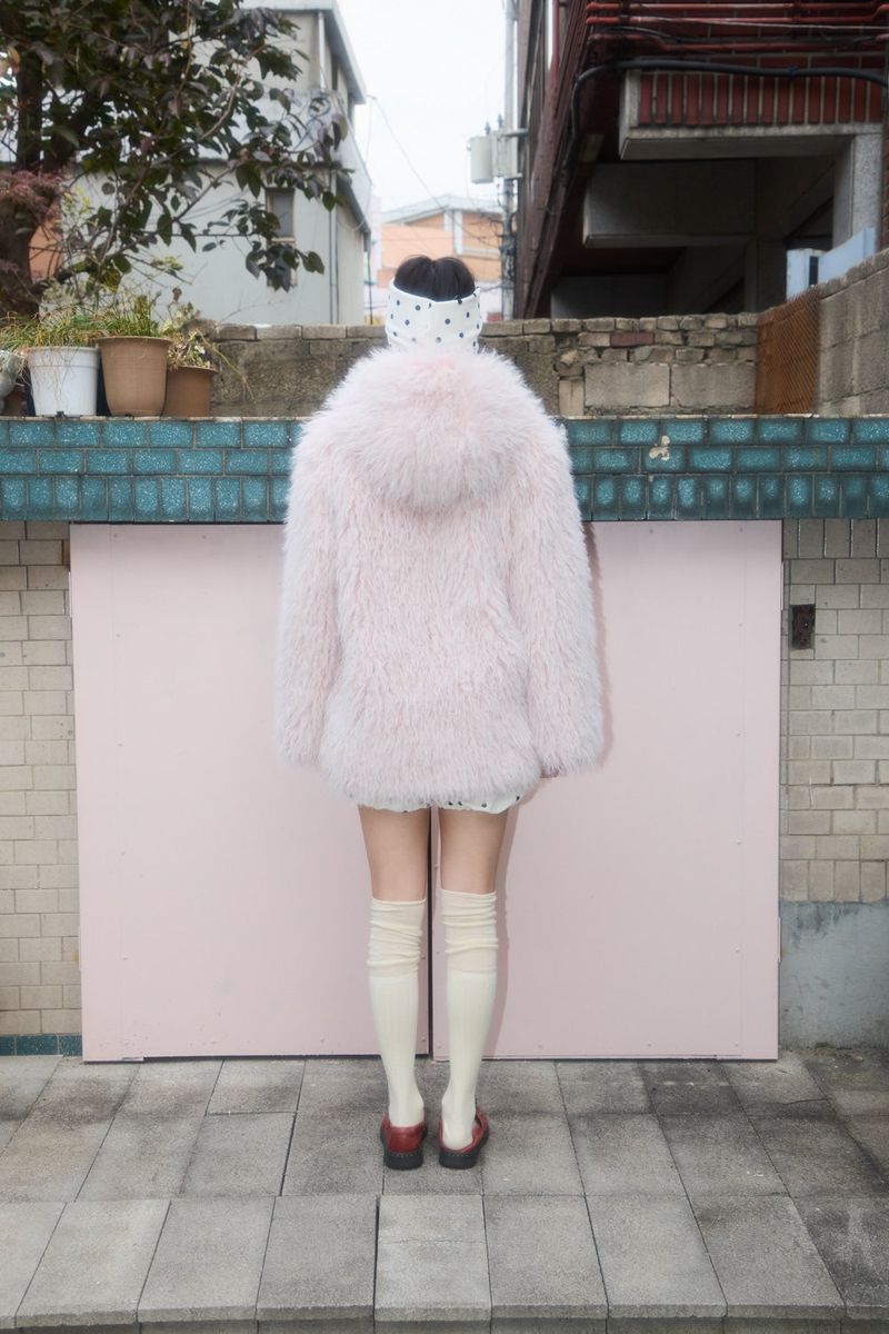 SHAKIRI POMPOM HOOD FUR JACKET (PINK)