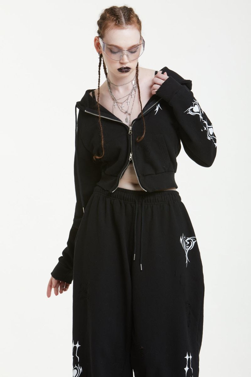 TRIVAL CROPPED HOODY