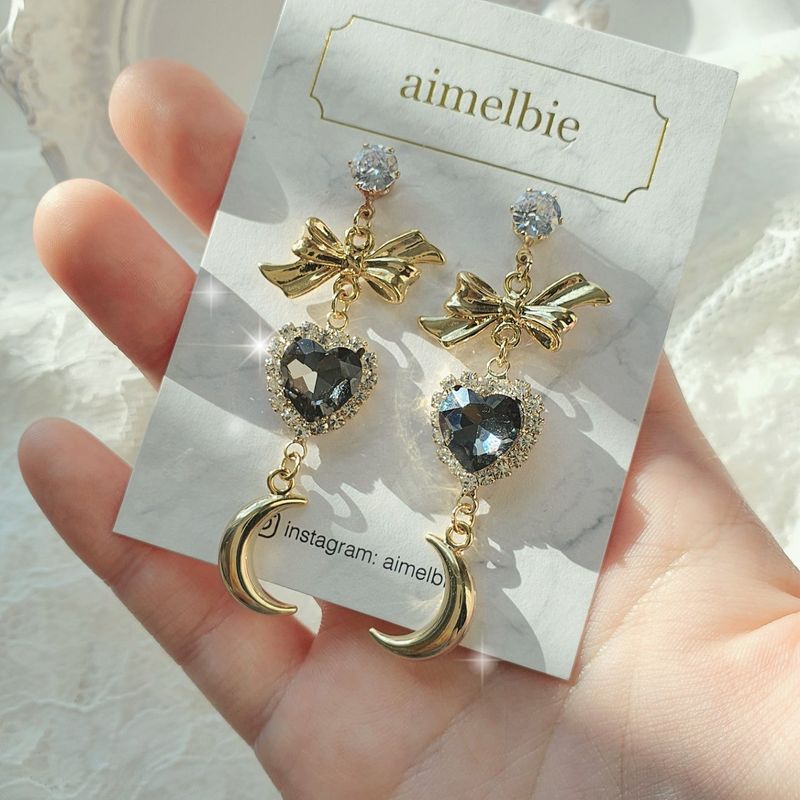 Moon Witch Earring - Black Diamond