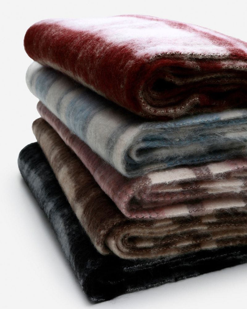 MAYBINS（メイビンス）の「Loncell Check muffler（Fashion Accessories）」