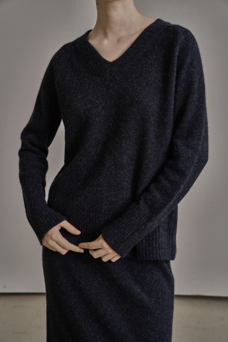 WOOL V-KNIT_CHARCOAL