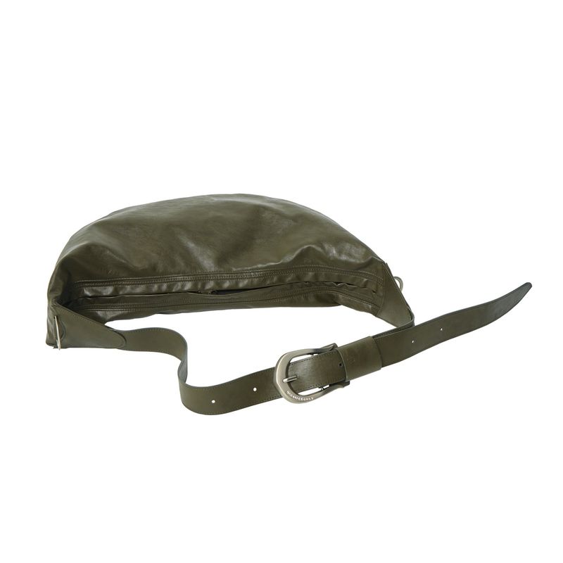 IUGAMAKARAS（イウガマカラス）の「H-Buckle Banana Leather Bag (khaki)（Bags）」