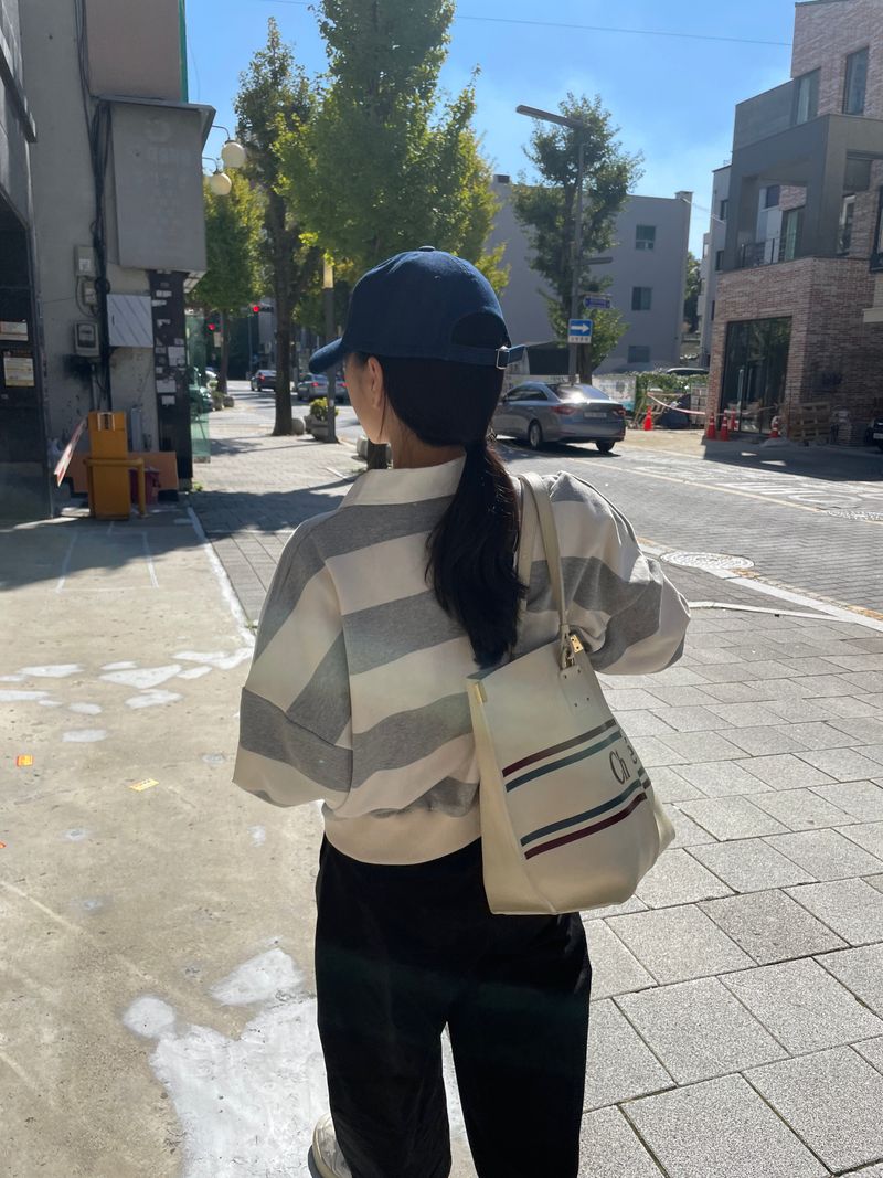 Round baggy fit cotton pants