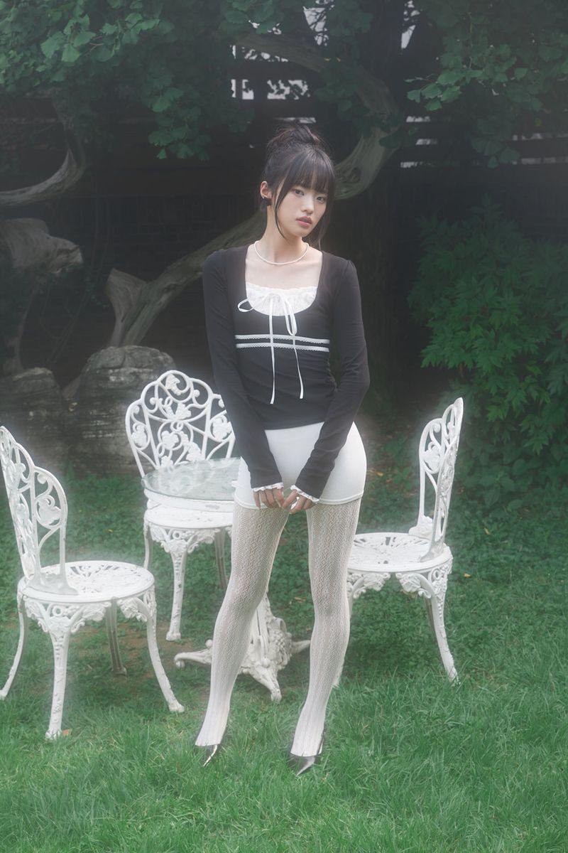 LACE RIBBON TOP (BLACK)