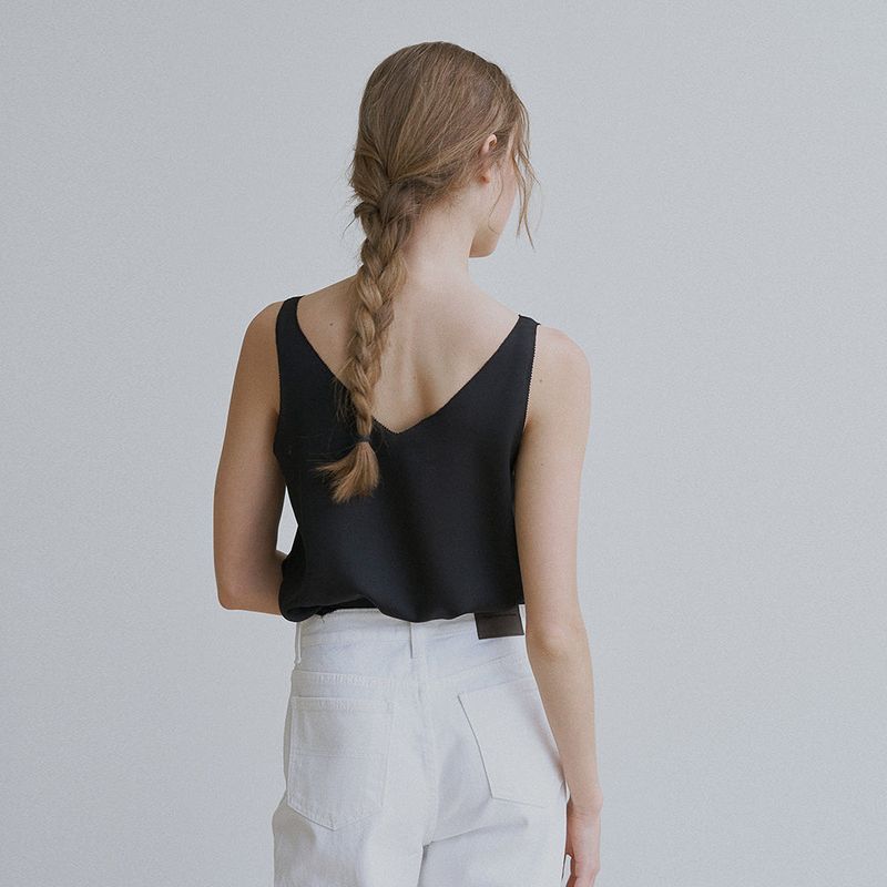 Natalie v sleeveless