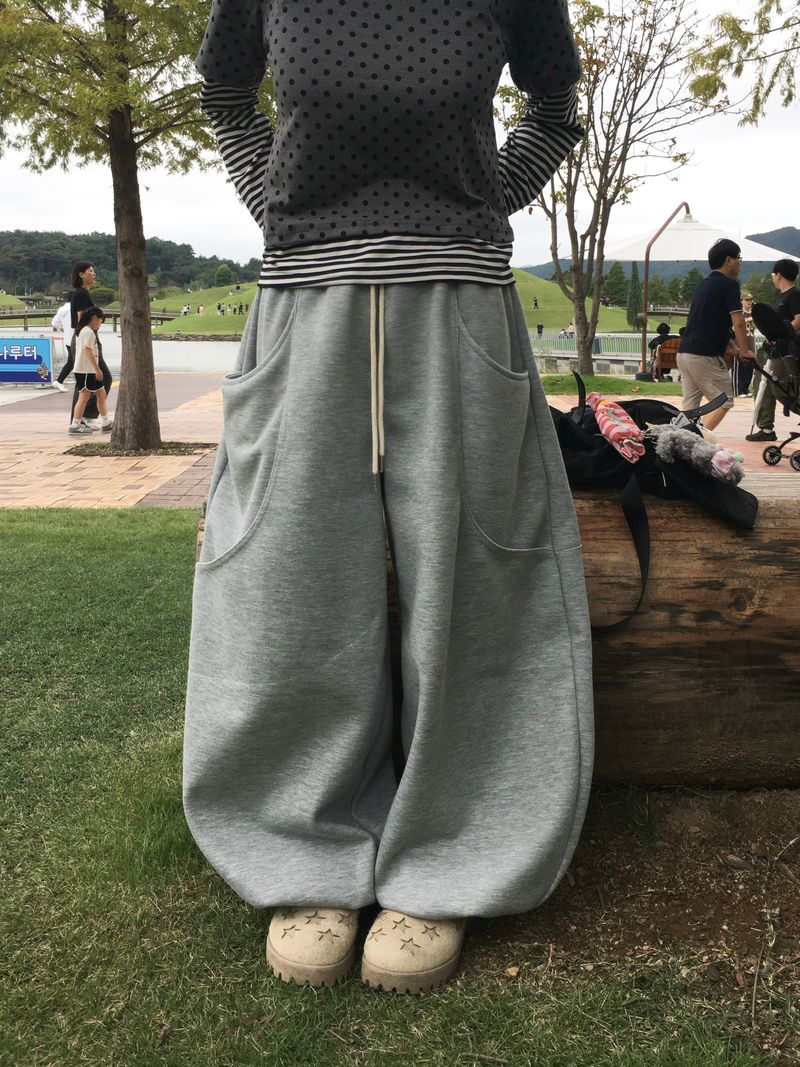 Mile Curved Two-Pocket Sweatpants (6c)