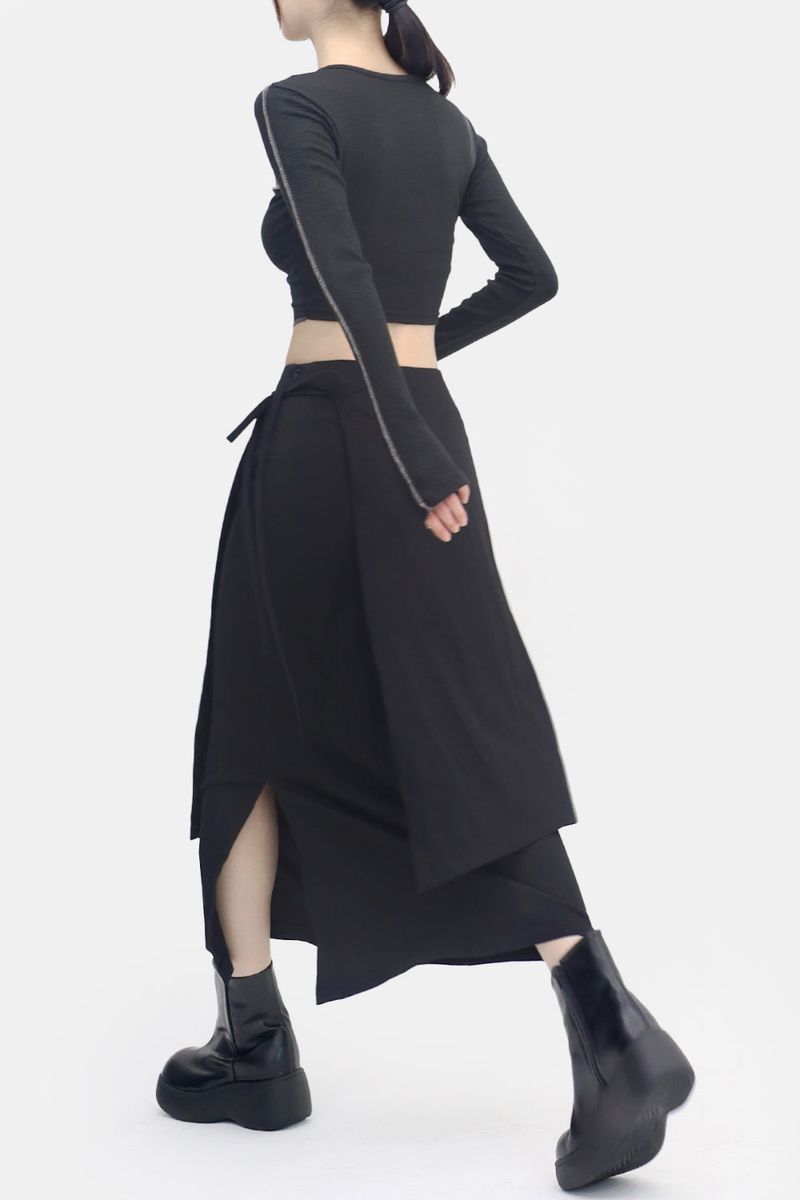Neha Two-Tone Warmer T-Shirt