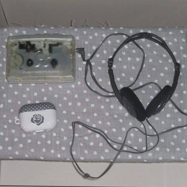 Rose polka-dot gray glossy AirPods case