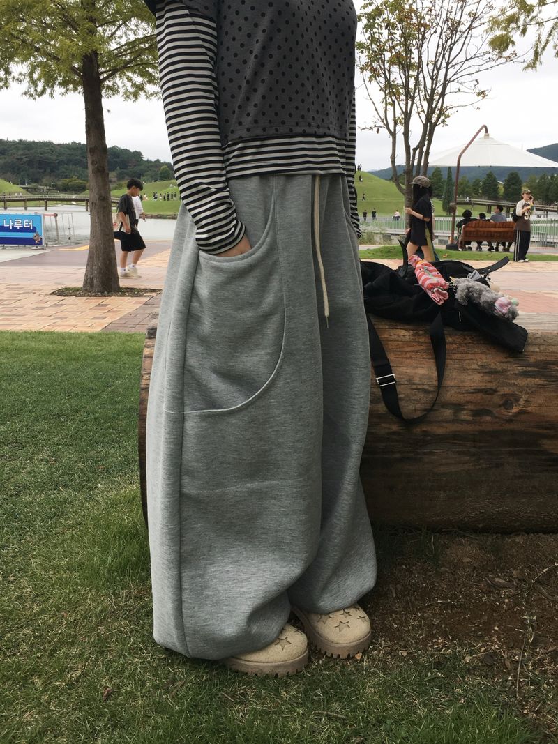 Mile Curved Two-Pocket Sweatpants (6c)
