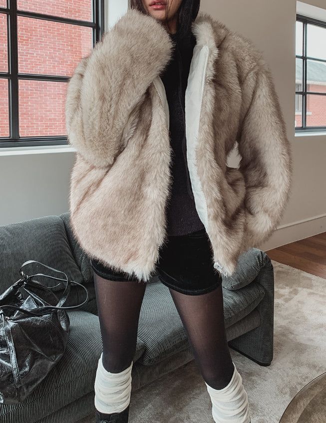 Blurry pattern hooded fur jumper