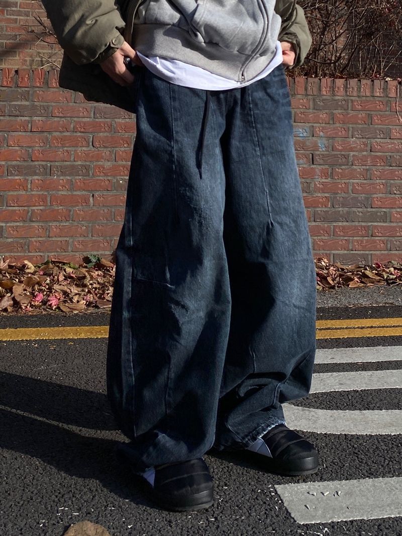 UNAIDUN(アネイダン)の「Dart Cappy Damage Denim Balloon Pants(Pants)」