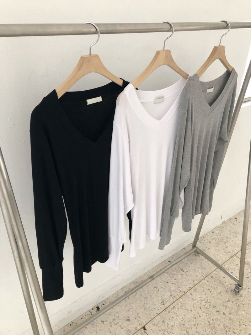Glam V-neck T-shirt