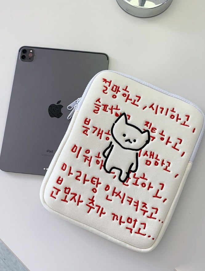 withsome（ウィズサム）の「[withsome made] Mala Cat Despair iPad Pouch（Smartphone Accessories）」