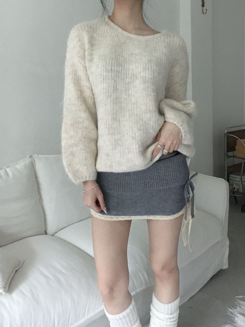Gray lace knit skirt