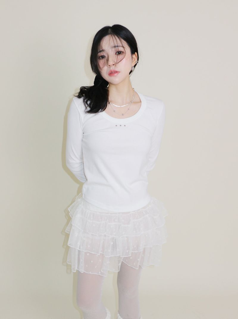 open stud U-neck round long-sleeved T-shirt