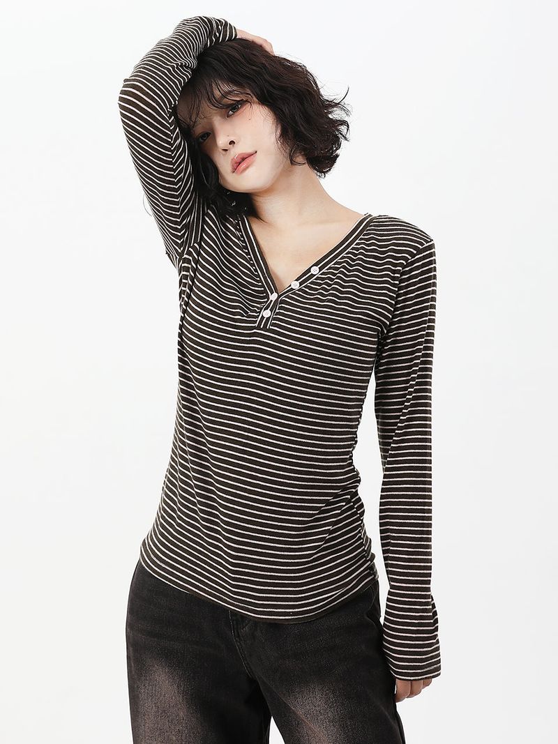 cattline(カトリーヌ)の「Stripe Button Slim Fit Knit(Tops)」