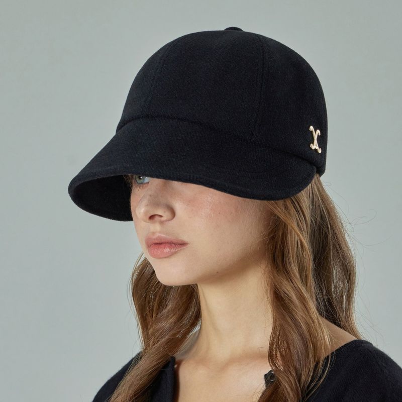 VA Curved Stud Link Bonnet Hat  / Black