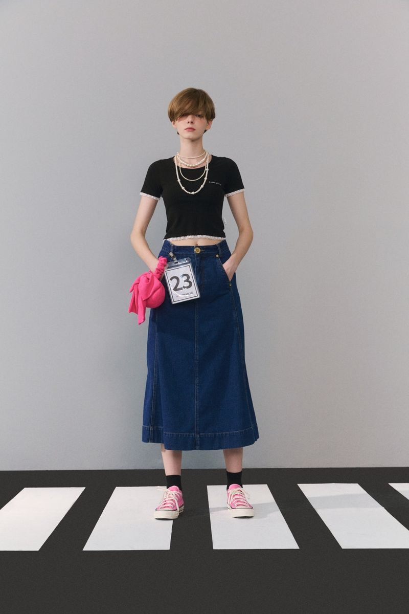 ROMANCHIC(ロマンシック)の「Lace trimmed T-shirt(Tops)」