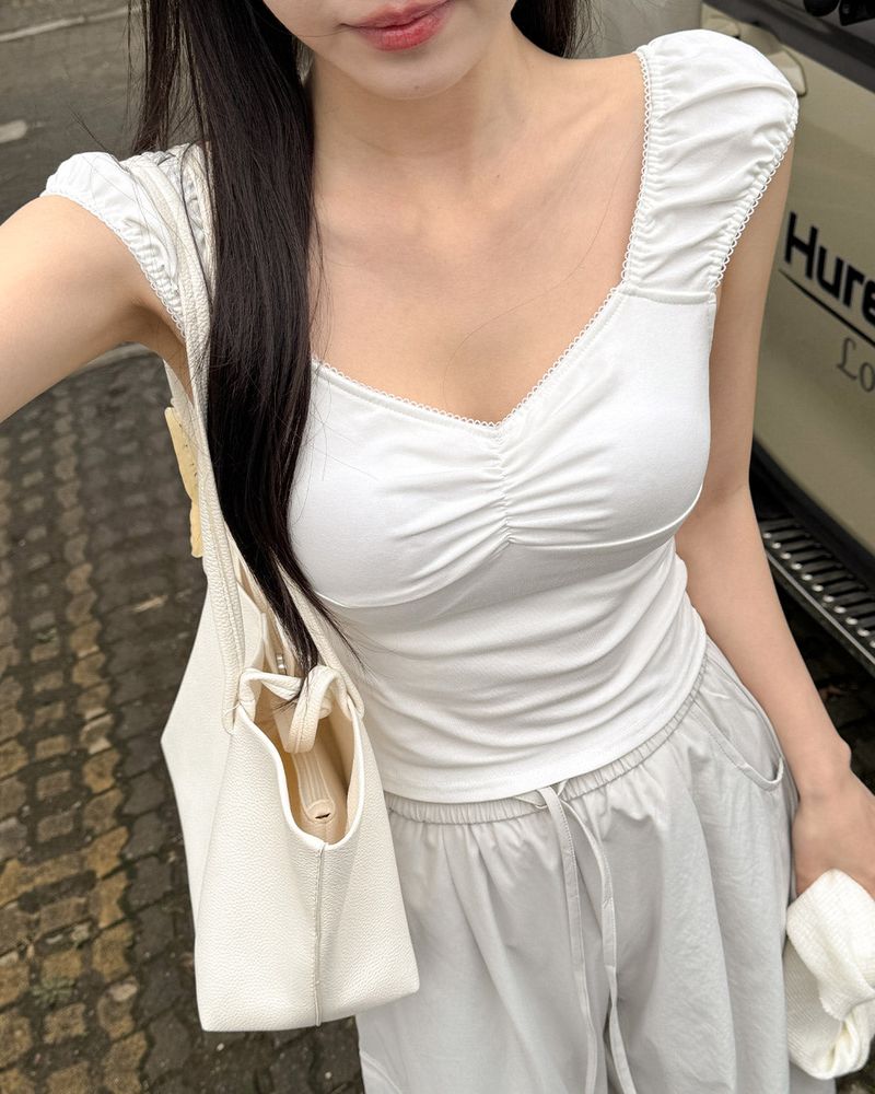 MAYBINS(メイビンス)の「Mut lace sleeveless(Tops)」