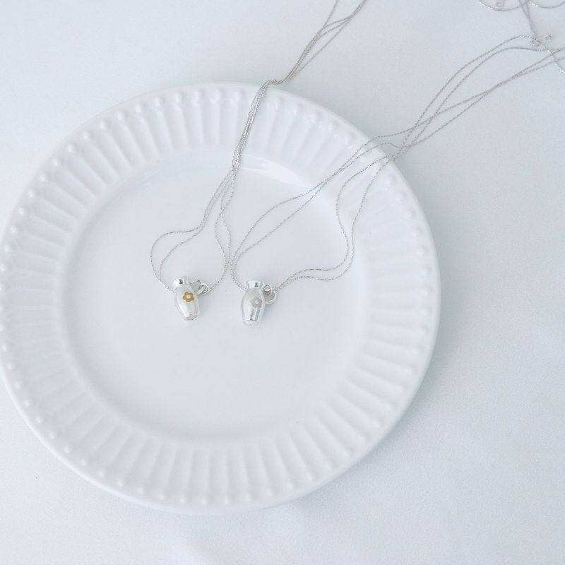FILLOW(フィロー)の「mini flower pot necklace(Accessories)」