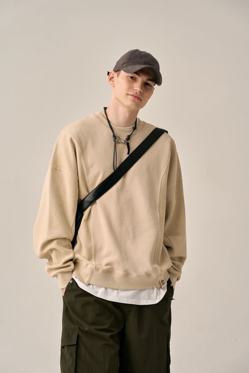 REVERSE PATTERN SWEATSHIRT-BEIGE