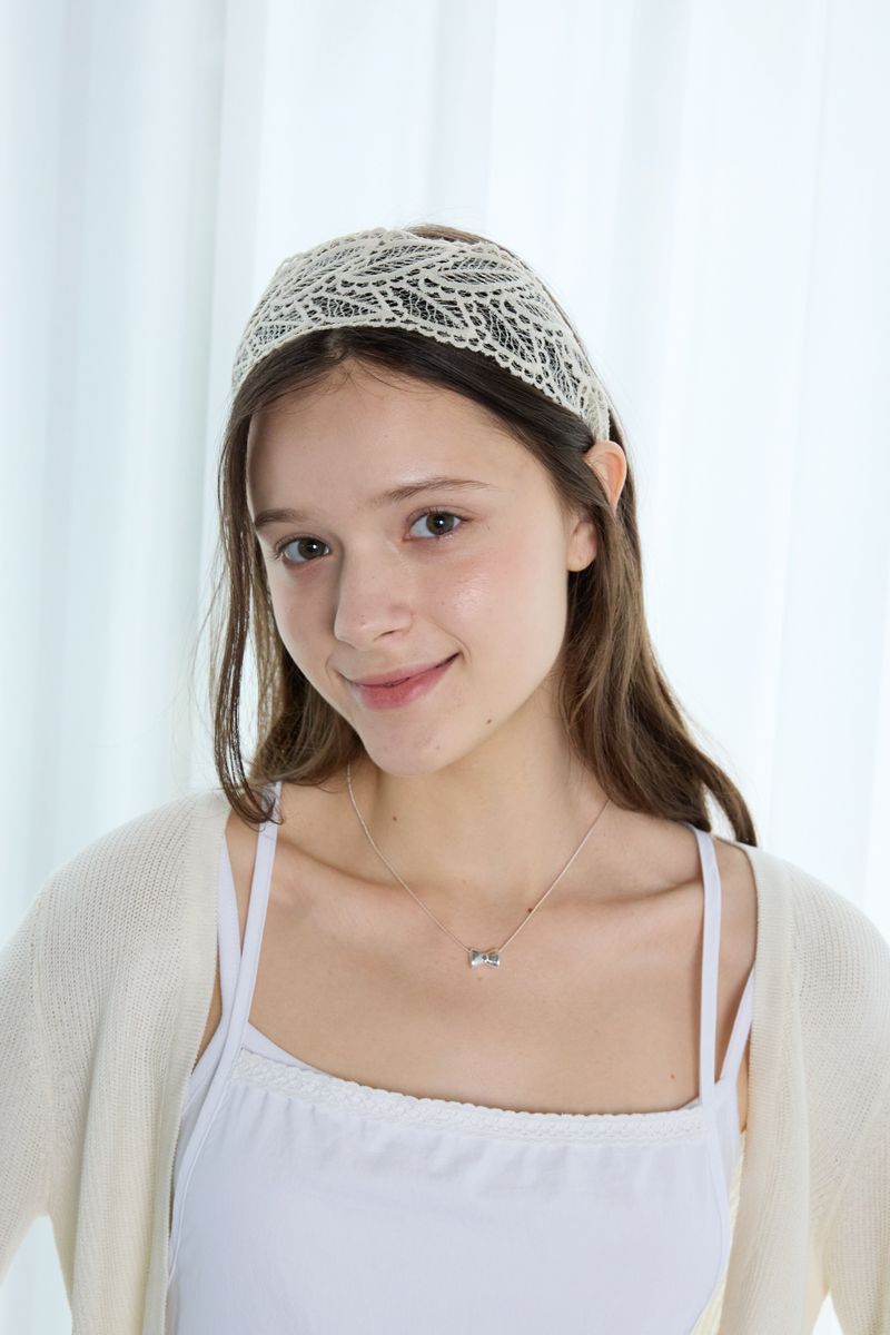 PINK PINEAPPLE（ピンクパイナップル）の「MORI LEAF LACE HAIRBAND（Hair Accessories）」