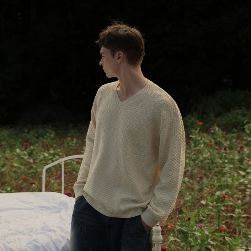 Retro Pattern V-Neck Knitwear - Ivory