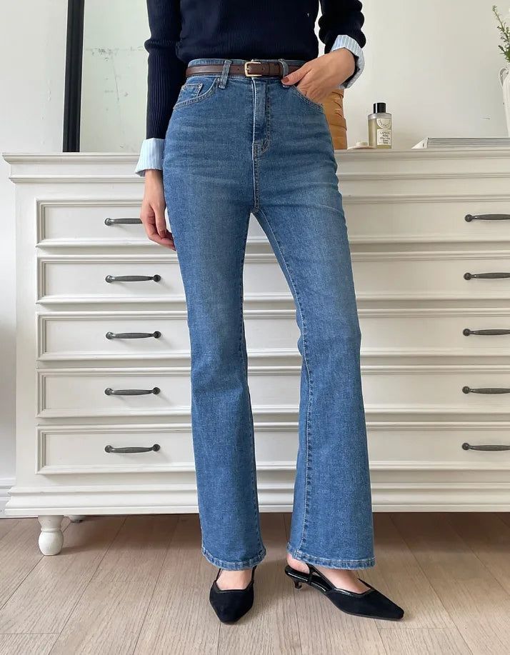 iam mari（アイアム マリ）の「Panyu Hidden Banding Semi-Bootcut Denim Pants（Pants）」