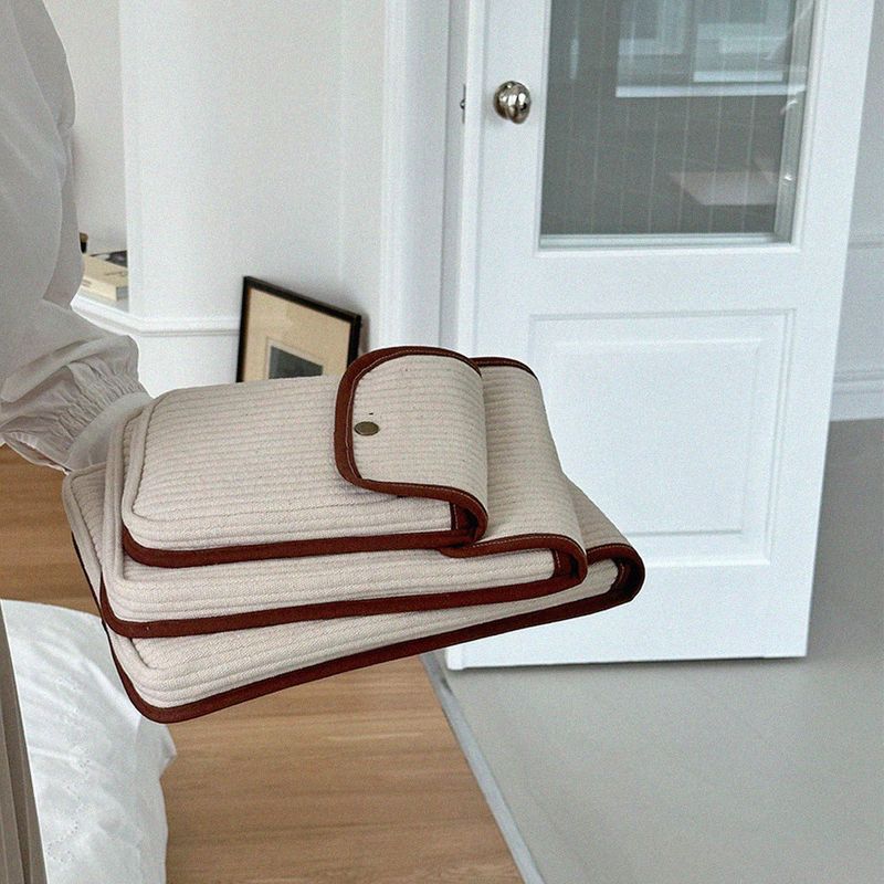 Tablet pouch [M] (Bread)