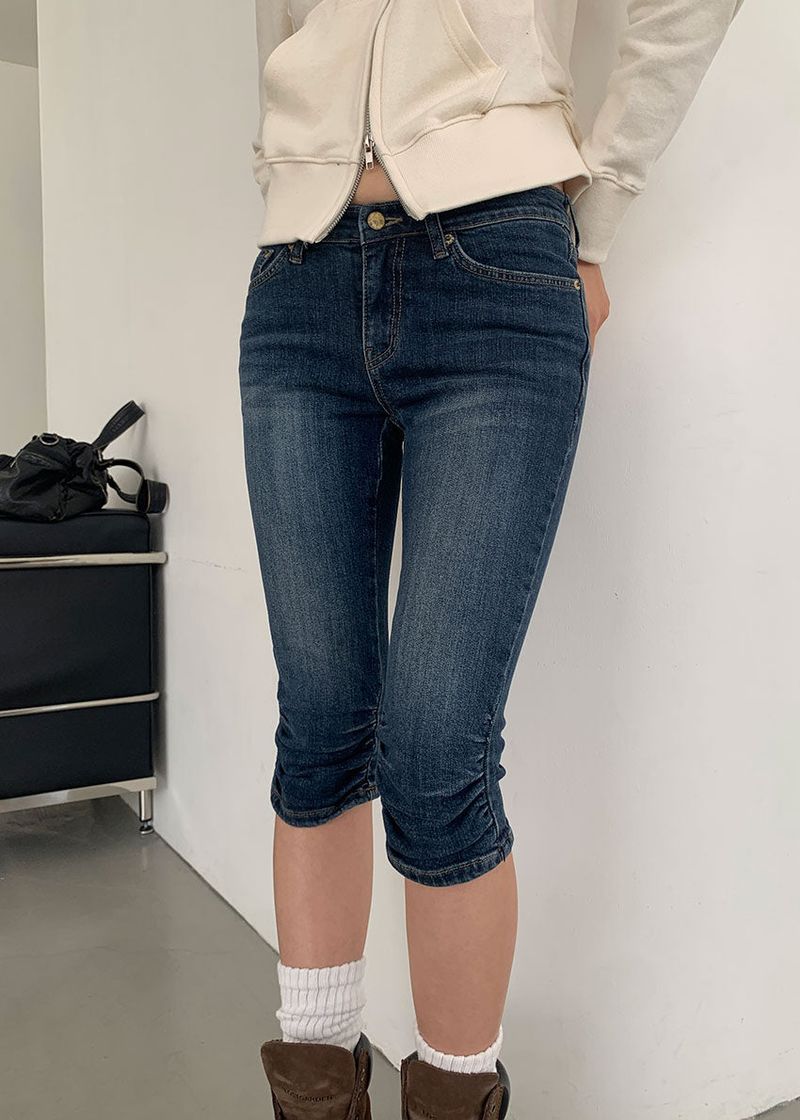 eon(イオエン)の「SHIRRING CAPRI DENIM(Pants)」