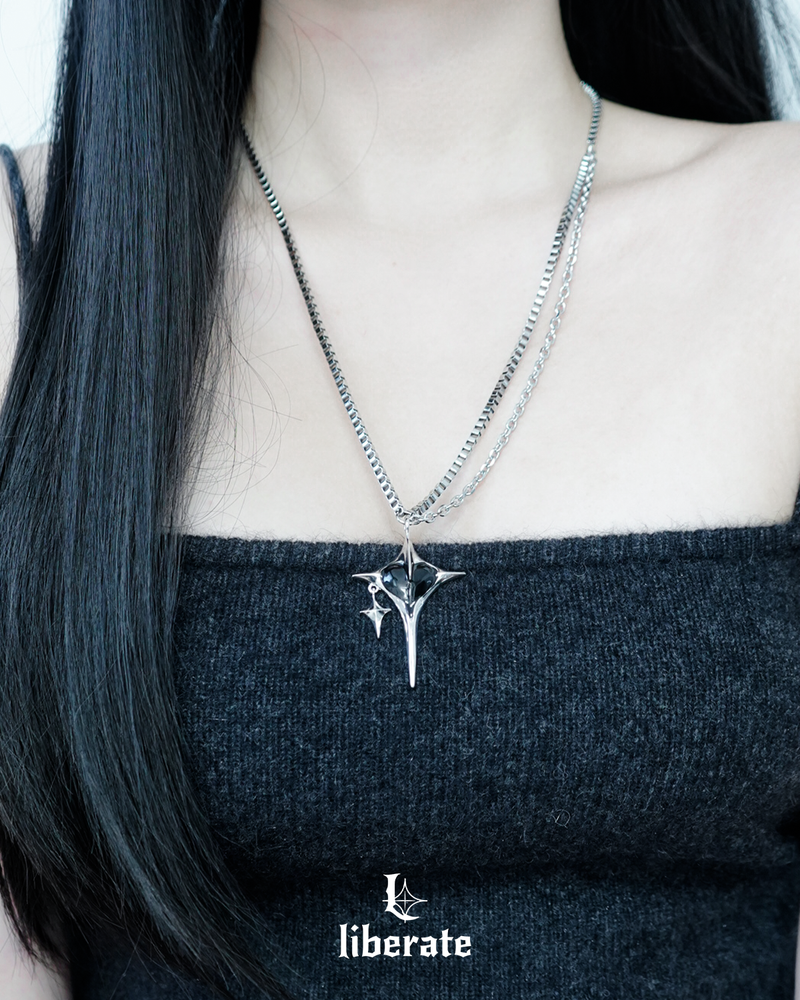 [Choi Ye Na, Chu, Lee Chae Yeon Pick] Cross Black Heart Square Chain Necklace
