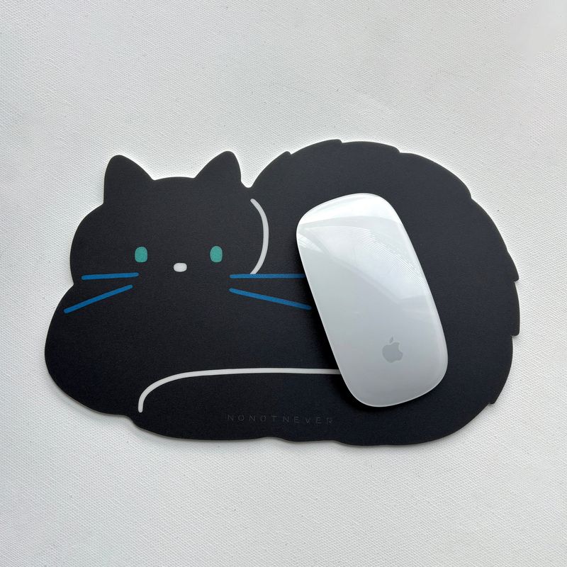NO NOT NEVER（ノーノットネバー）の「Mouse Pad black cat（Smartphone Accessories）」