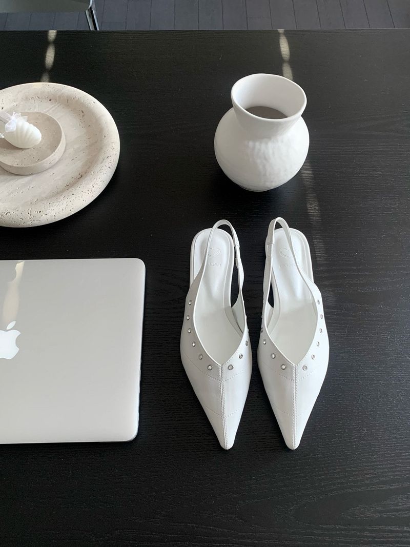 eyelet stiletto shoes