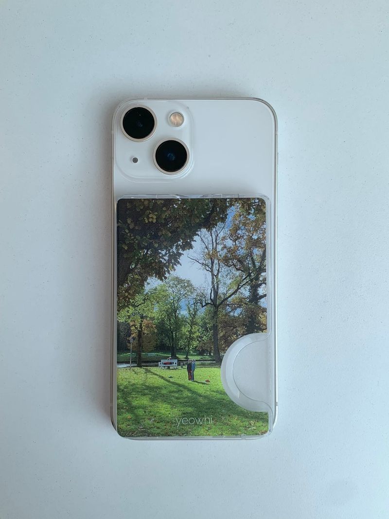 [Magsafe] sun-drenched park in Europe cardslot case