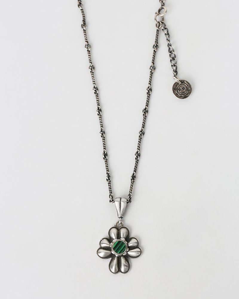 GRAYNOISE（グレーノイズ）の「Green leaf clover necklace (925 silver)（Accessories）」