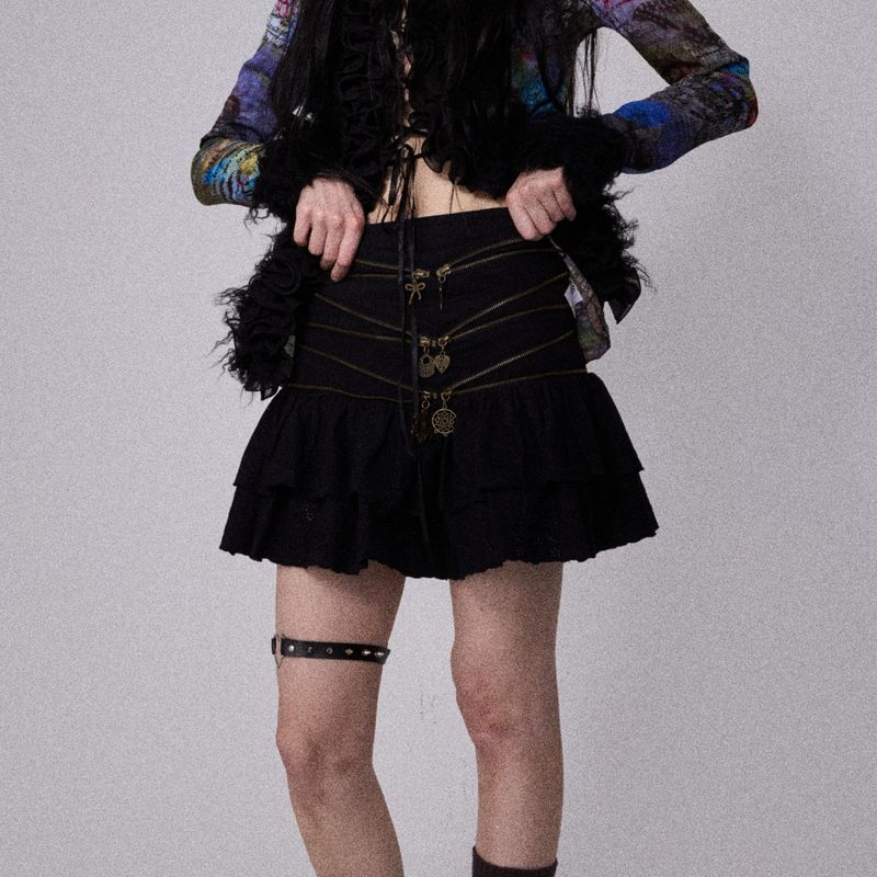 SHEISSHE（シーイズシー）の「SHEISSHE/マルチジッパーレースショートスカート（スカート）」