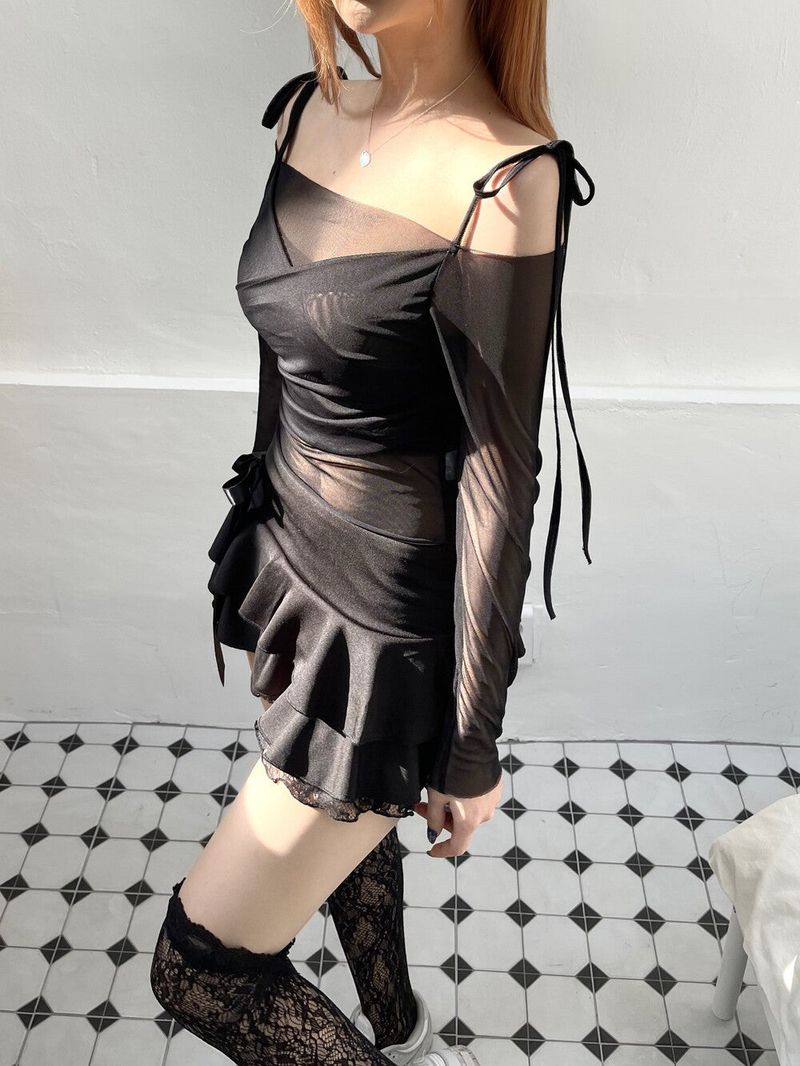 1043. Rena wrap ribbon mesh T