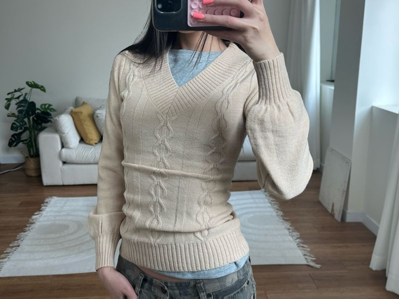 cable v neck knit