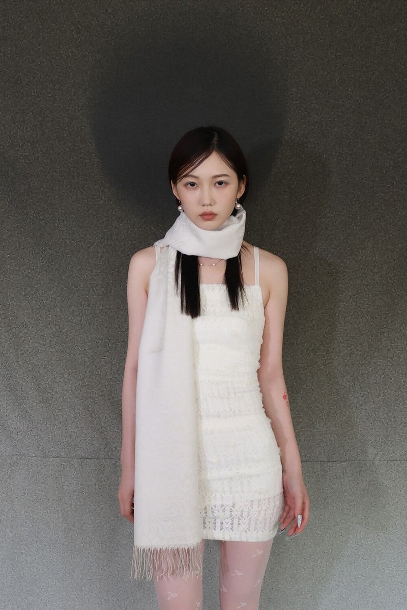 百合 Oriental paisley muffler (White)