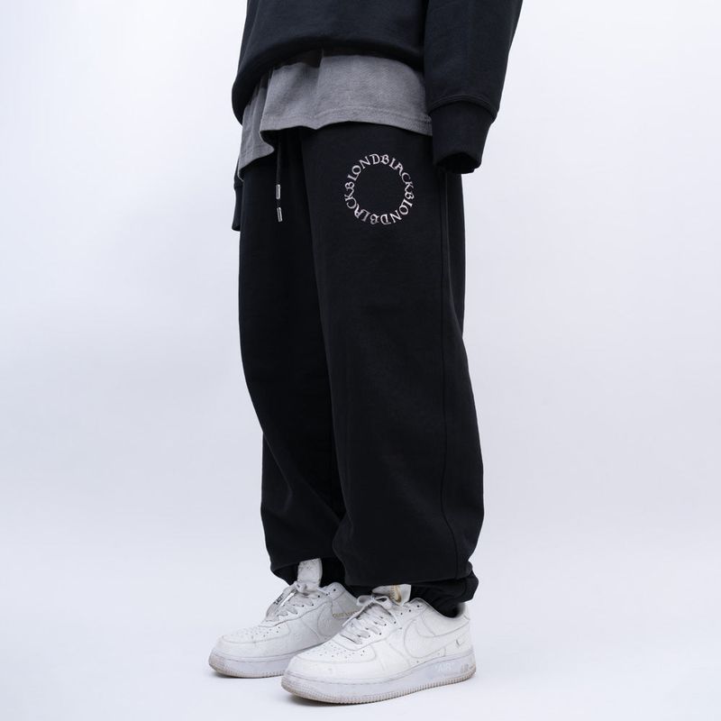 BLACKBLOND（ブラックブロンド）の「BBD Ancient Metal Circle Logo Sweatpants (Black)（Pants）」